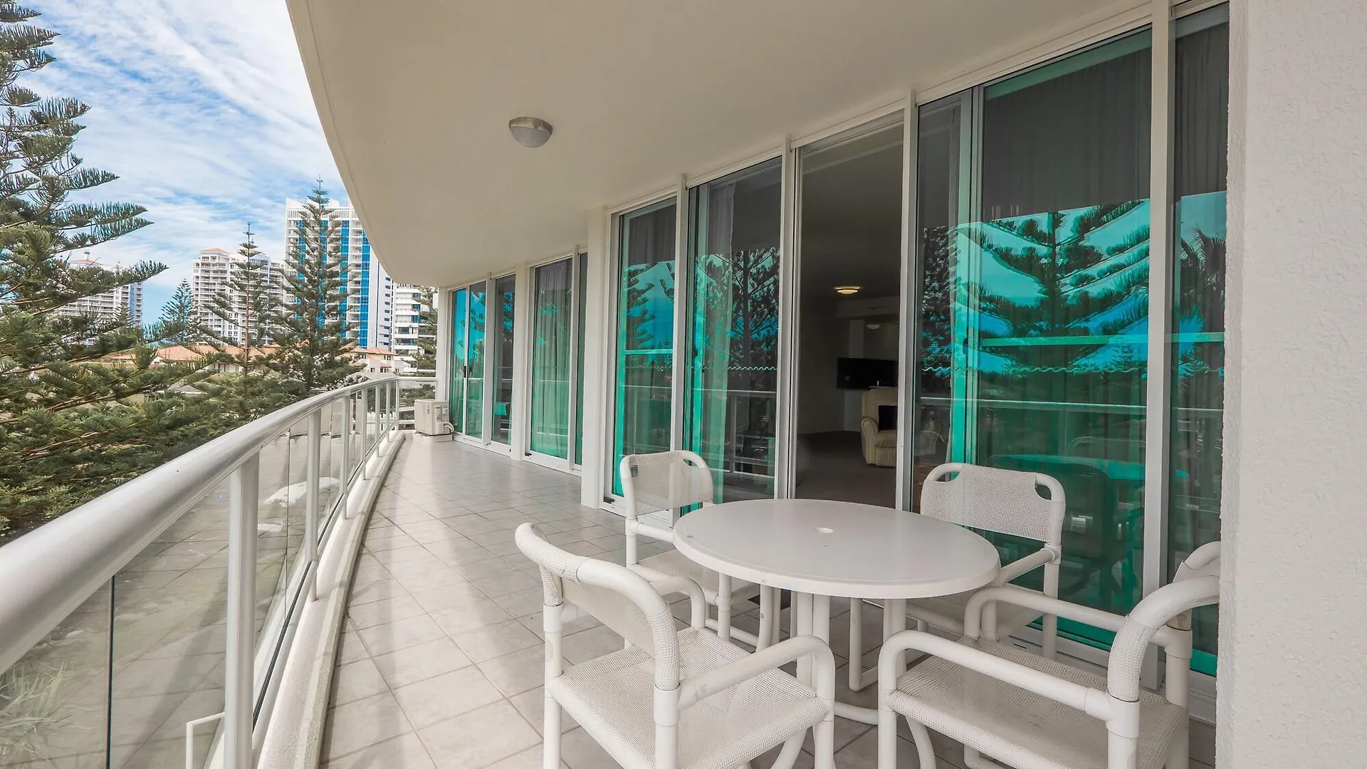 ****  Carmel By The Sea Aparthotel Gold Coast Australia